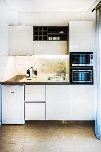 White Rhino White Tower