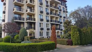 Maximilian Apartment