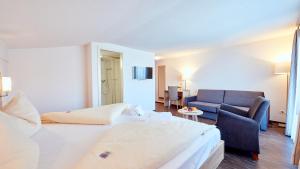 Large Comfort Double Room with Lake View room in Hotel Kreuz