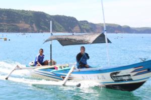 Duyung Rooms & Resto Gerupuk