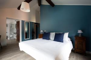 Double Room with Lake View room in Hotel Orso Bruno