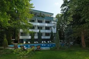 Elmar Hotel - Китен