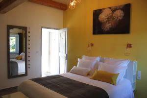 B&B / Chambres d'hotes DOMAINE FORVENT : photos des chambres