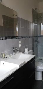 Hotels Hotel La Baine : photos des chambres