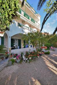 Apartments by the sea Podstrana Split 16829