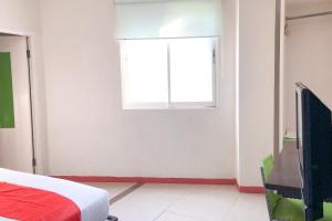 RedDoorz near Pantai Pede