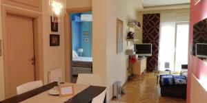 Filos Apt. under Acropolis