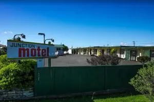 Junction Motel Sanson-Truck Motel - 菲尔丁