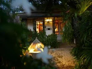 Bangtao Beach Chalet Resort - Ban Lum Fuang