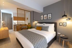 F & B Collection - Seaview MiniLux