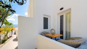 Emerald Collection Suites Santorini Greece