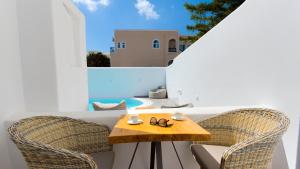 Emerald Collection Suites Santorini Greece