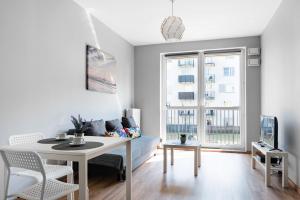 Warszawa-Włochy Brilliant Apartment by Booking Host