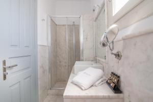 Mimoza Spetses Greece