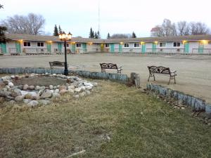 Moosomin Motel