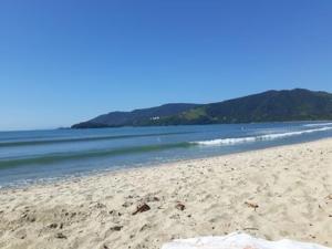 CASA ESPAÇOSA 4 DORMITÓRIOS A 150M DA PRAIA DA MARANDUBA UBATUBA