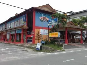 KUALA BESUT JETTY BUDGET HOTEL AIN - In front of Kuala Besut Jetty - Kampung Raja