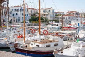 Mimoza Spetses Greece