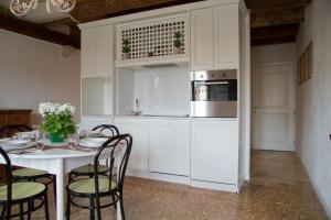 LOFT OVERLOOKING THE GRAND CANAL