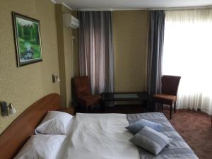 Family Hotel Lazuren Briag