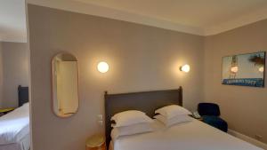 Hotels Hotel L'orque Bleue : photos des chambres