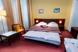 Double Room with 2 Extra Beds room in Hotel Petr