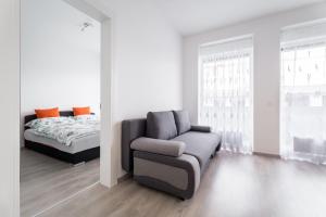 BpR CHIC White Home with Terrace & AC & Garage