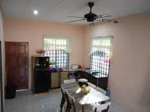 HOMESTAY AQILAH PASIR PUTEH KELANTAN - Pasir Puteh
