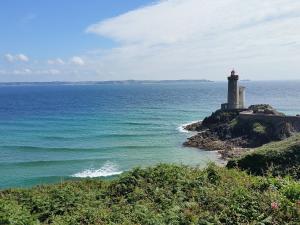 Maisons de vacances Atmospheric Breton house with garden : photos des chambres