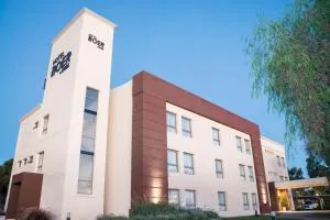 Boer Hotel By Kube - Los Algarrobos