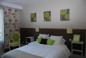 Hotels Les Aubuns Country Hotel : photos des chambres