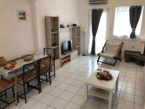 Seafront Maisonette in Fourka