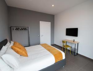 Queen Room with Balcony
