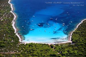 Villa LONG ISLAND Luxury Residence, Sali Dugi otok-private parking,next to beach