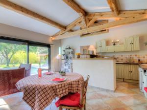 Maisons de vacances Holiday Home Bezert by Interhome : photos des chambres