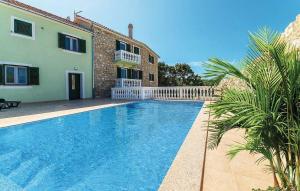 Apartments Old grandfather