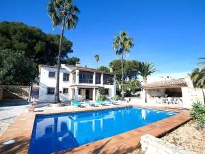 Holiday Home Els Pins by Interhome - Casas de Torrat