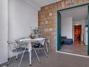 Apartment Rubin-1 by Interhome