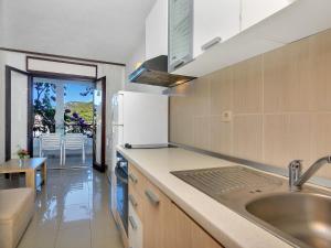 Apartment Rubin-6 by Interhome