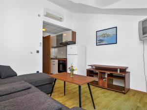 Apartment Rubin-9 by Interhome