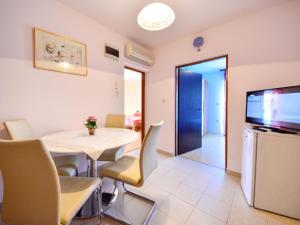 Apartment Fani-2 by Interhome 