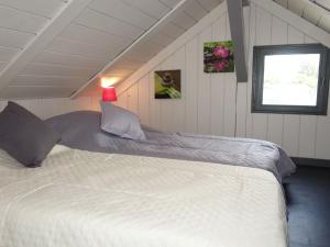 Chalets Chalet Le Bois d'Amour by Interhome : photos des chambres