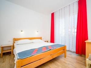 Apartment Hilde Red-6 by Interhome