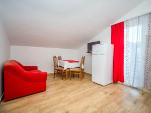 Apartment Hilde Red-9 by Interhome