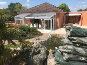 克罗尼亚尔住宿加早餐旅馆 - 利萨克叙尔库兹