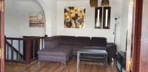 Lovely 2 bedroom house with private garden