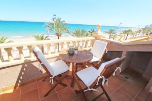 Ático duplex de lujo frente al mar. 1a linea playa