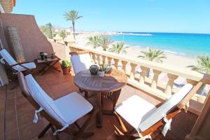 Ático duplex de lujo frente al mar. 1a linea playa