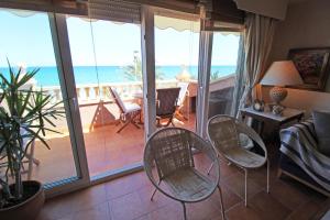 Ático duplex de lujo frente al mar. 1a linea playa