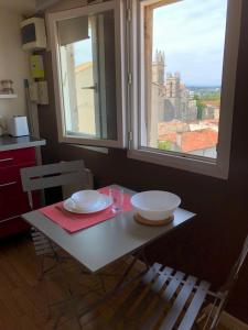 Appartements Sous le toit pres de la cathedrale St.Pierre : photos des chambres